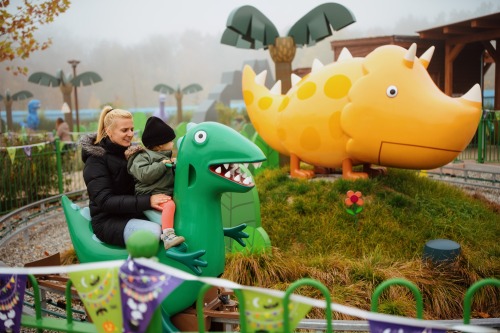 Gemeinsam Zeit verbringen beim großen Freundschafts-Wochenende vom 2. bis 4. Oktober im PEPPA PIG Park Günzburg.